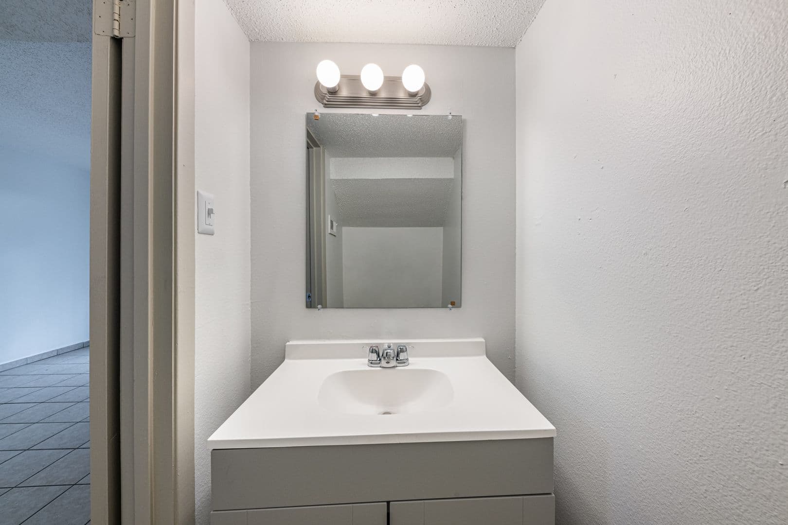 San Marcos Apartment: 317 Craddock Avenue