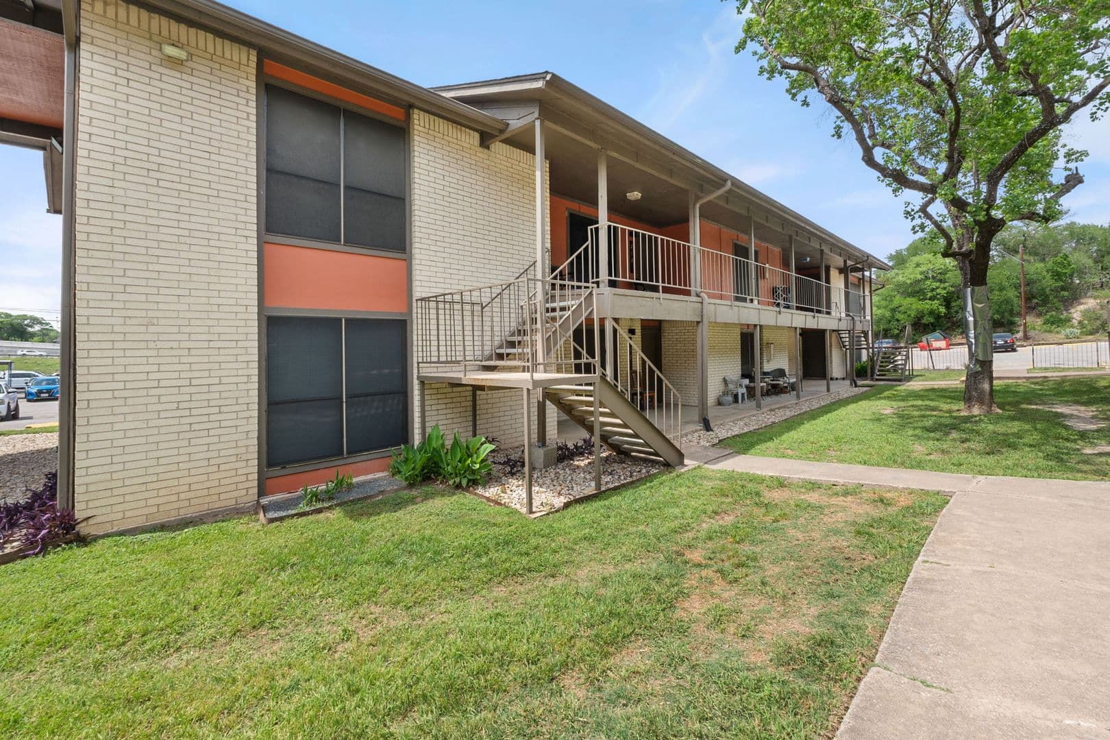 Austin Apartment: 2001 South IH 35