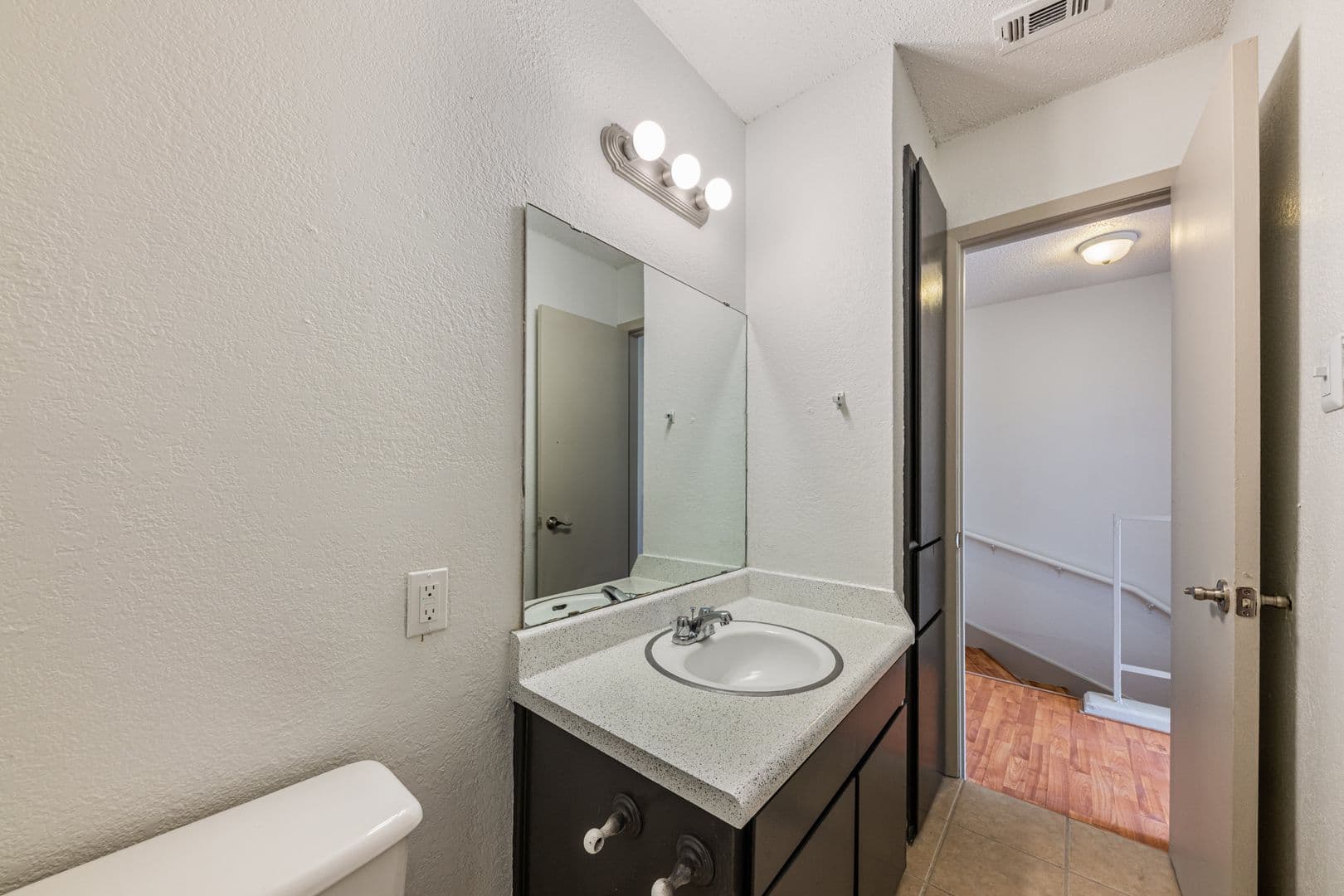 San Marcos Apartment: 317 Craddock Avenue
