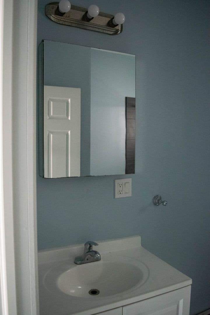 New Haven Apartment: 62 Shelton Ave