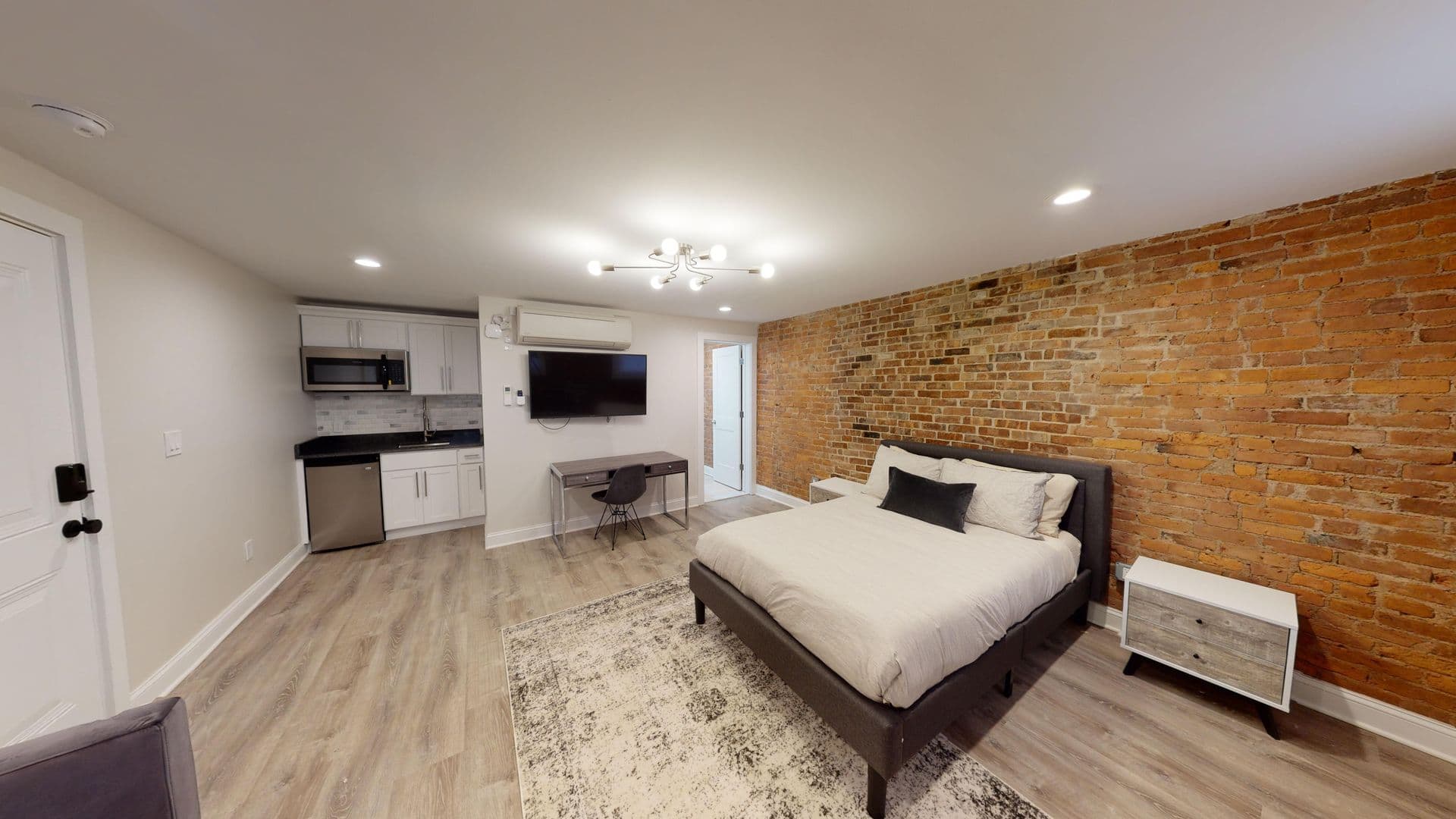 New Haven Apartment: 411 Orange Street  - 1B
