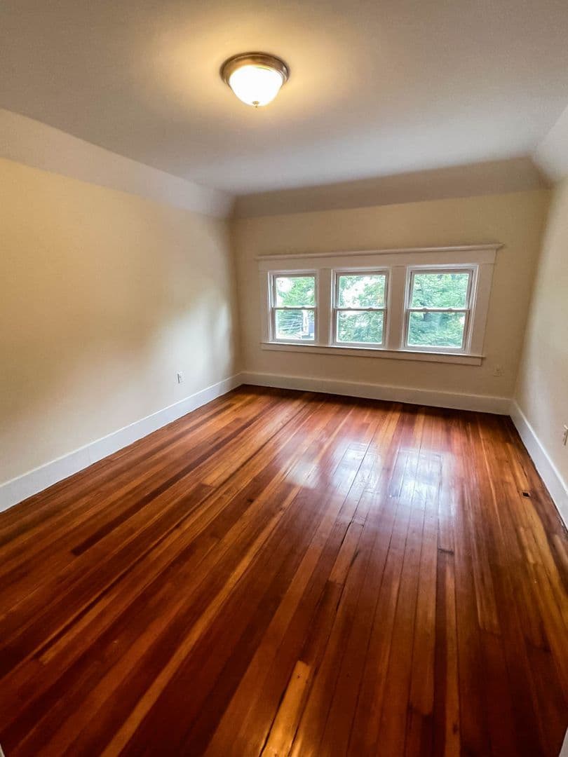 New Haven Apartment: 252 Goffe Terrace, 3