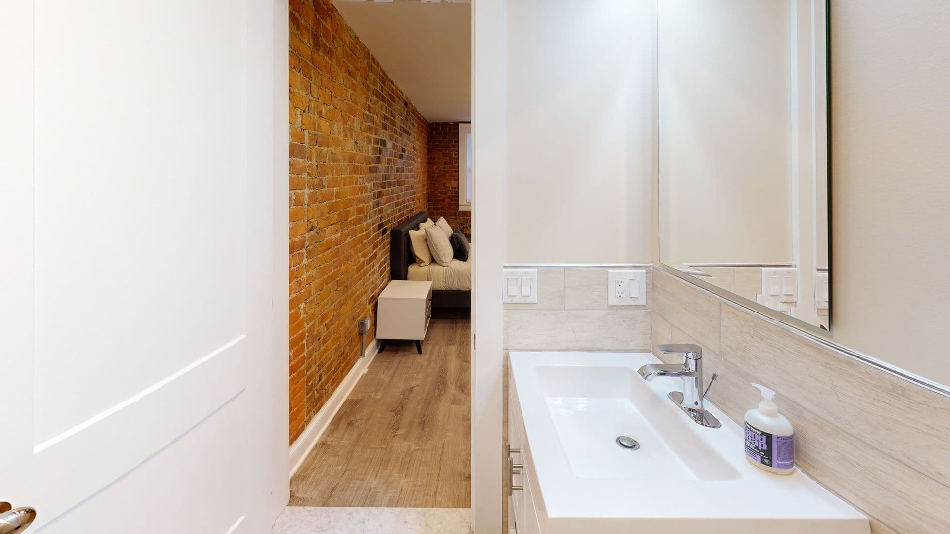 New Haven Apartment: 411 Orange Street  - 1B