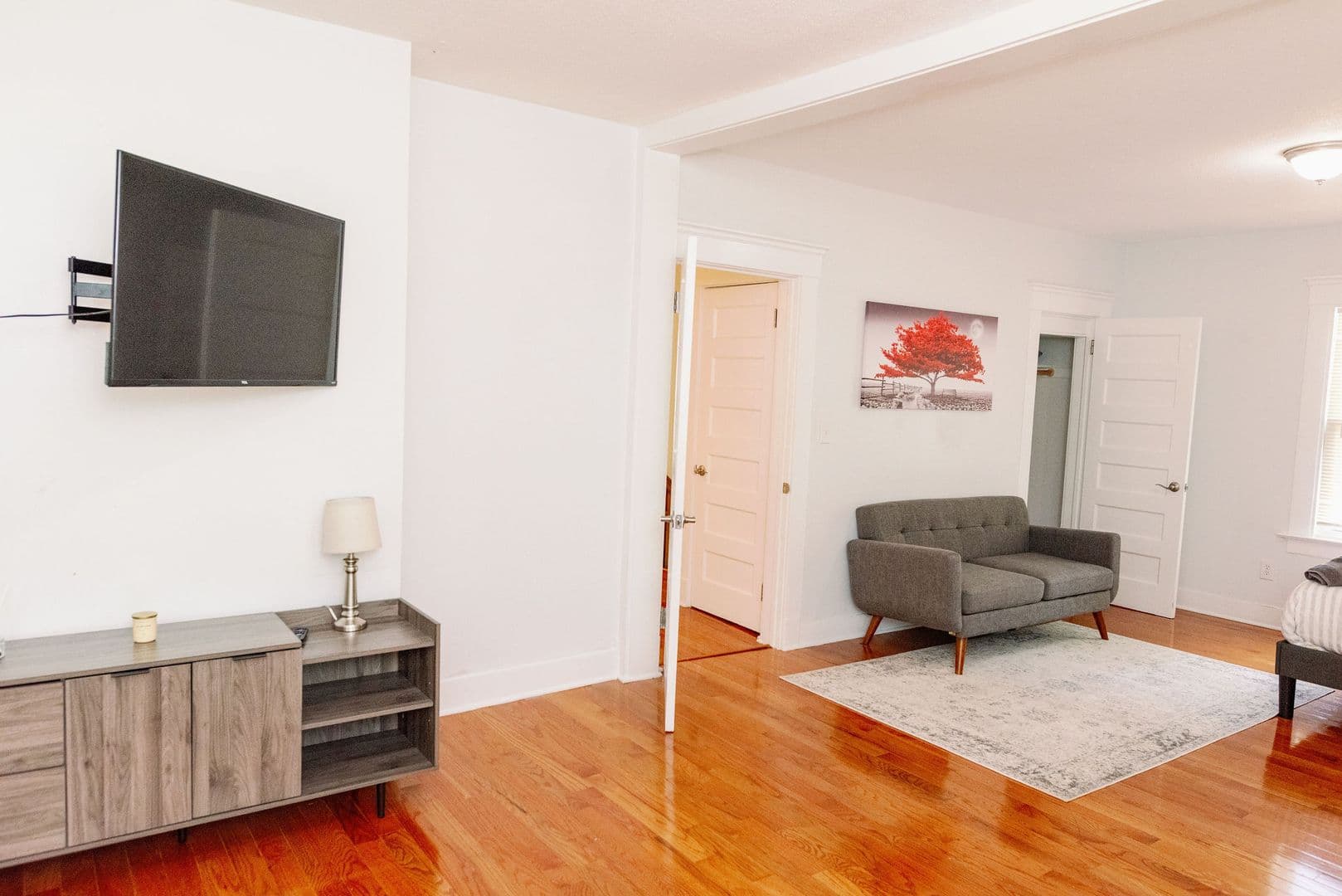 NEW HAVEN House: 409 NORTON PARKWAY