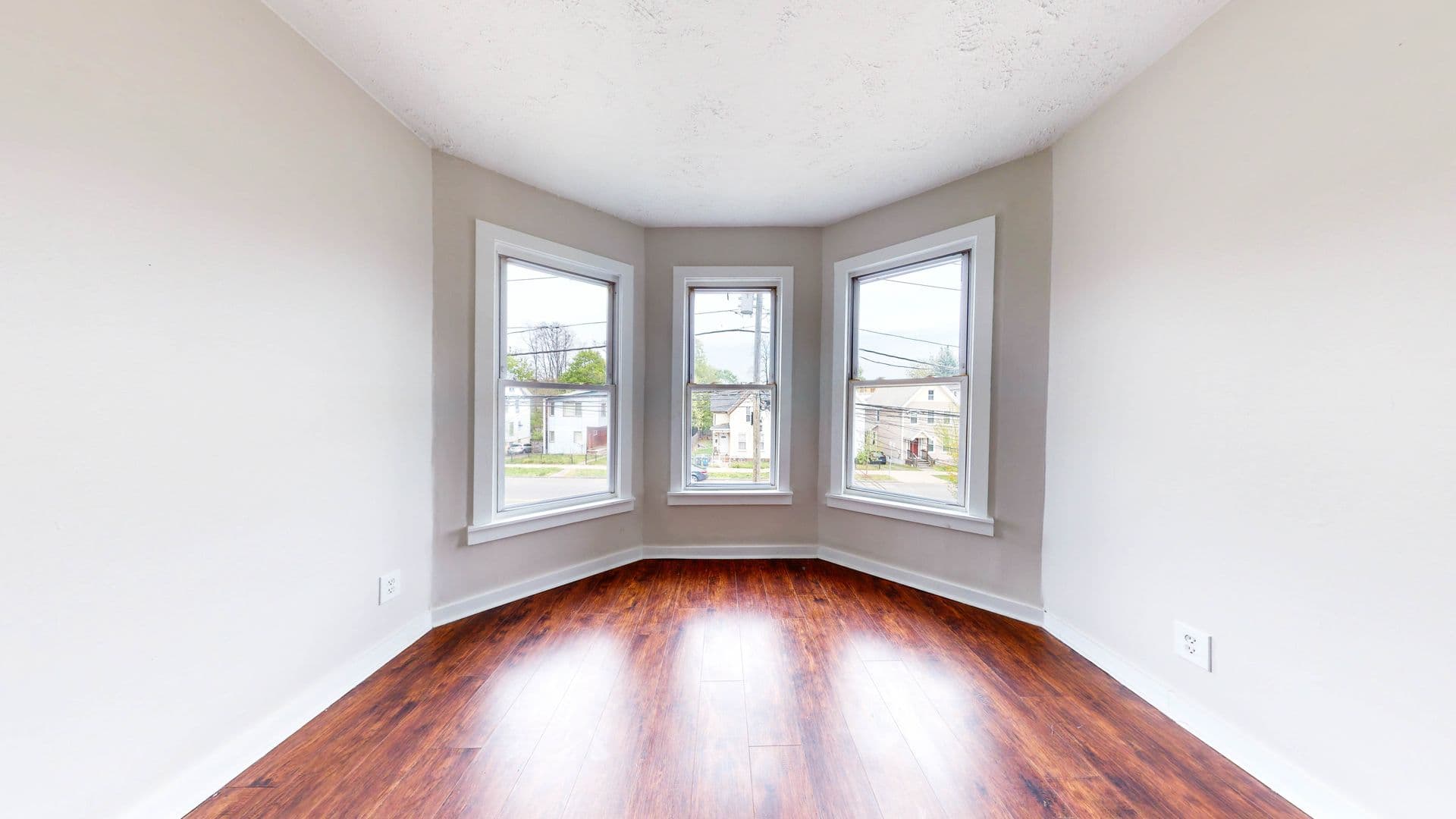 New Haven Apartment: 46-48 Henry St - 2R
