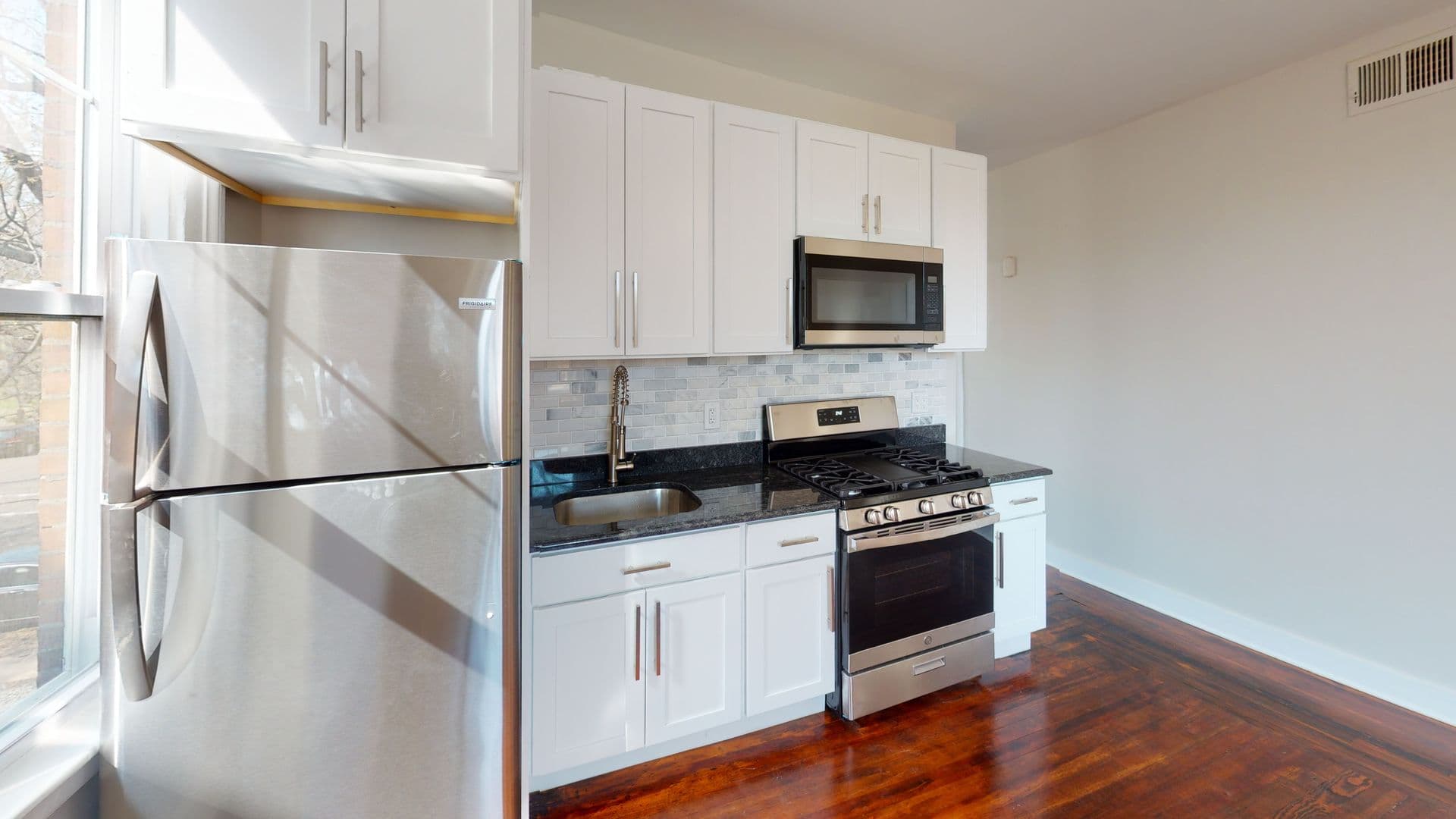 New Haven Apartment: 542 Chapel Street  - 2