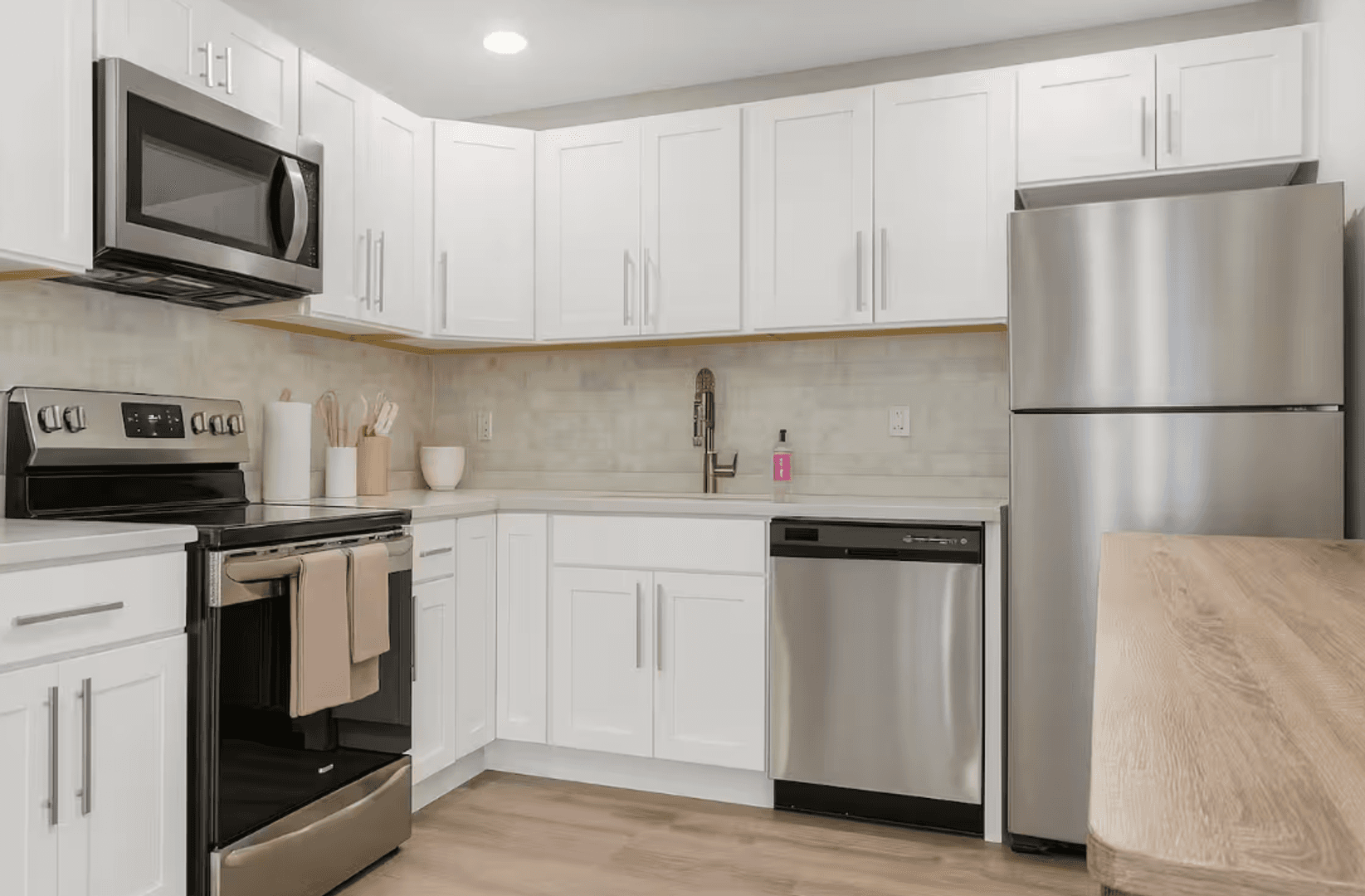 New Haven Apartment: 58 Fountain St  - 204