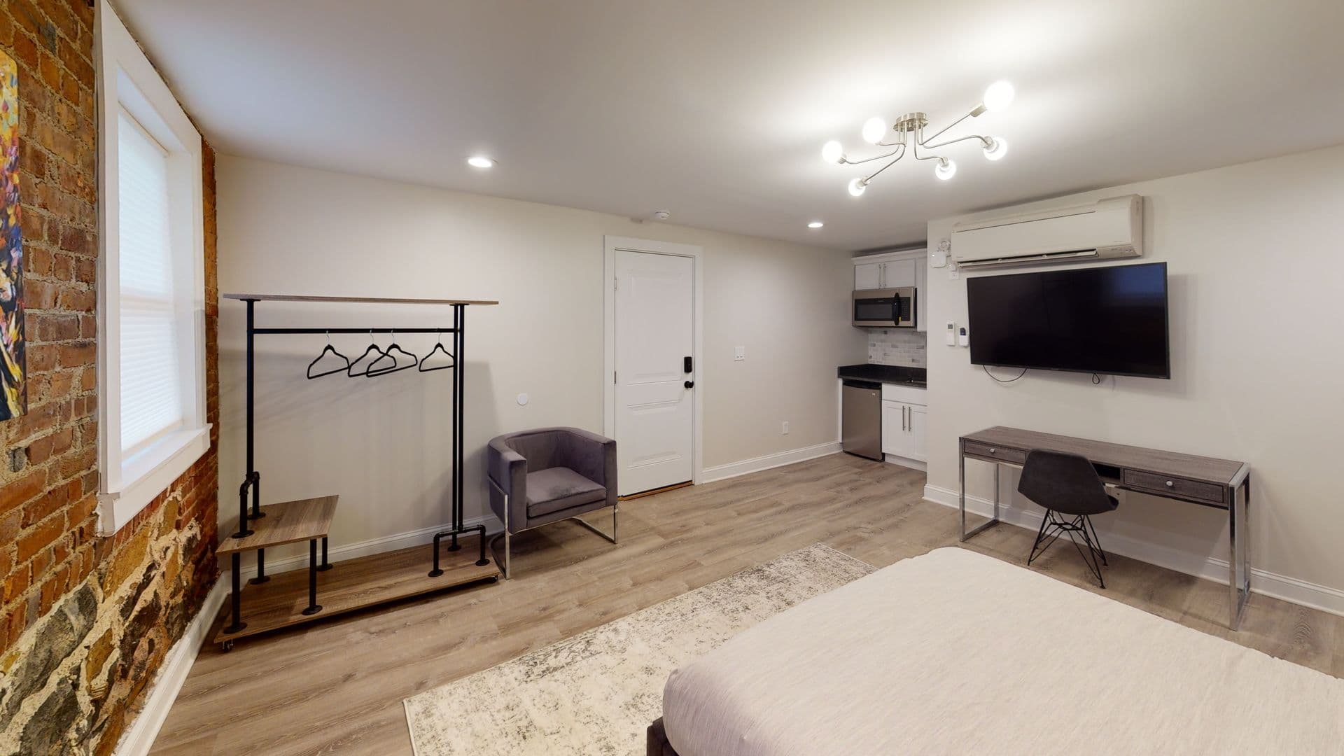 New Haven Apartment: 411 Orange Street  - 1B