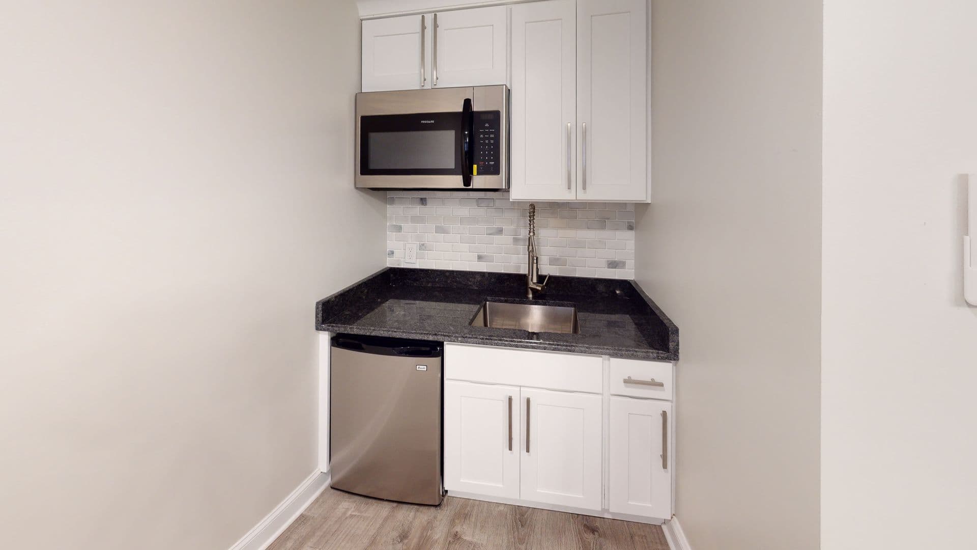 New Haven Apartment: 411 Orange Street  - 1B