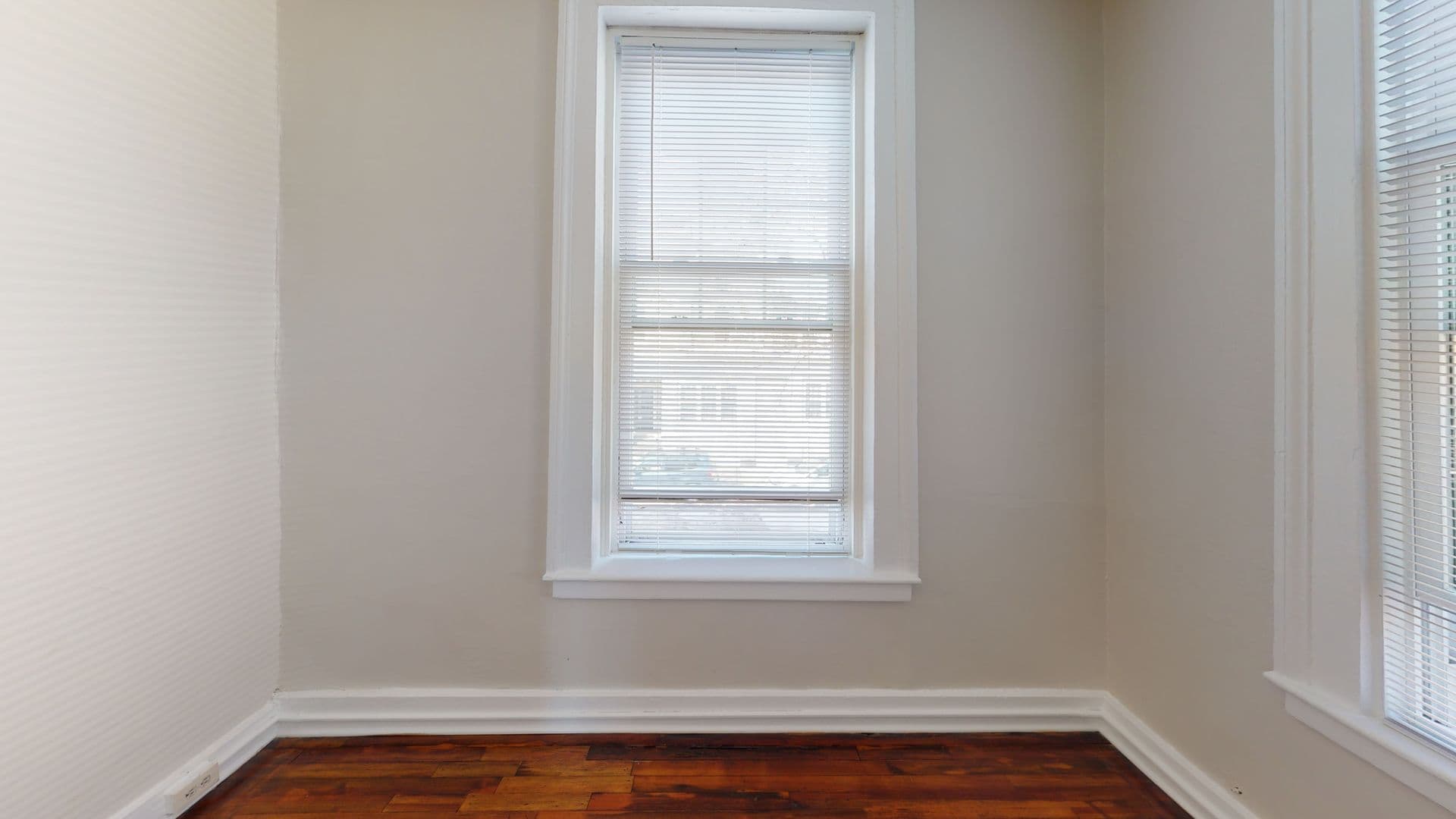 New Haven Apartment: 542 Chapel Street  - 2