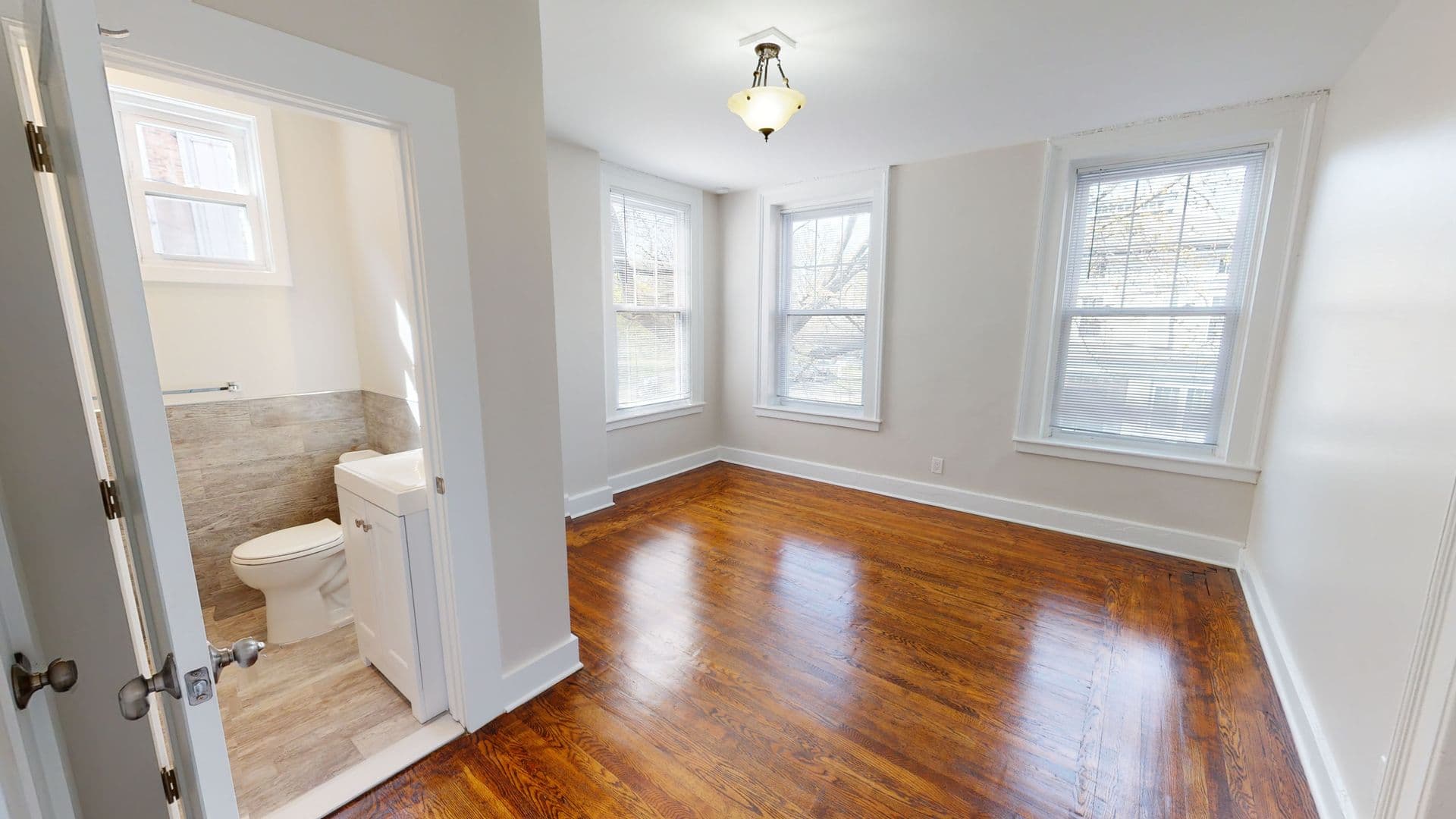 New Haven Apartment: 542 Chapel Street  - 2