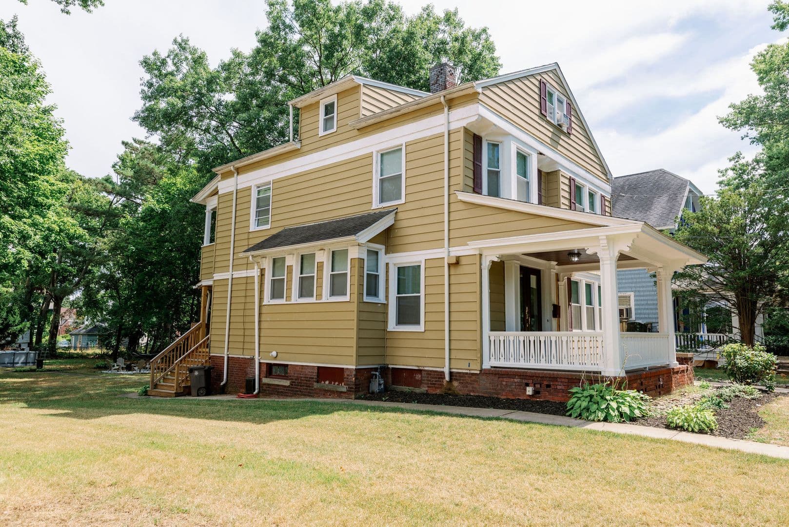 NEW HAVEN House: 409 NORTON PARKWAY
