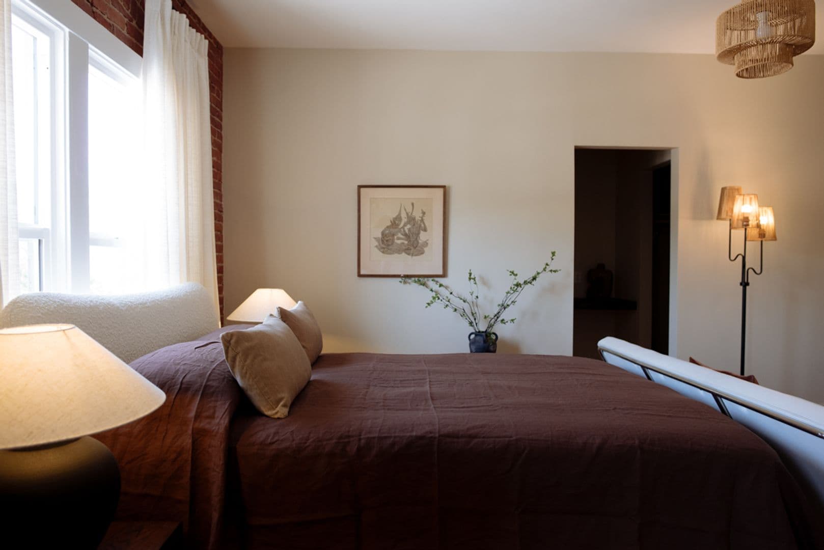 Los Angeles Apartment: 1825 N Cahuenga Blvd.