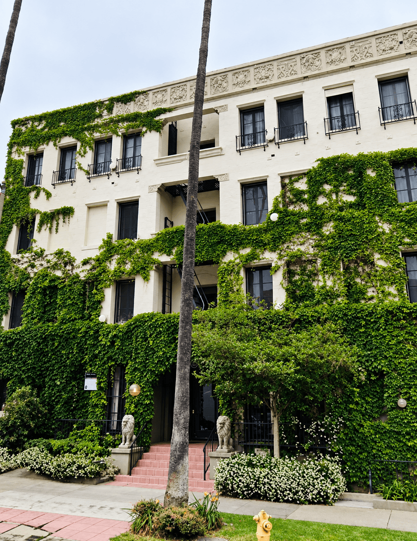 Los Angeles Apartment: 530 S Kenmore Ave.