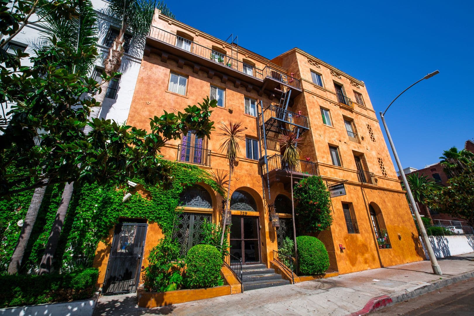 Los Angeles Apartment: 729 - 735 S St Andrews Pl