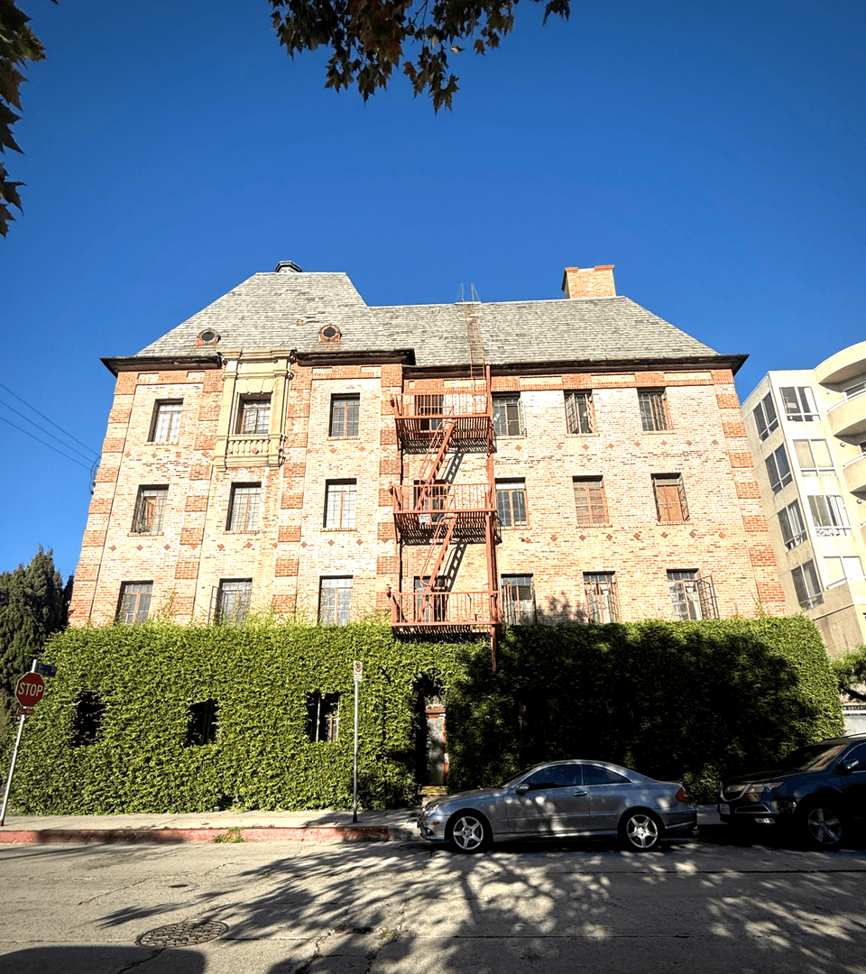 Los Angeles Apartment: 3748 W 9th St.