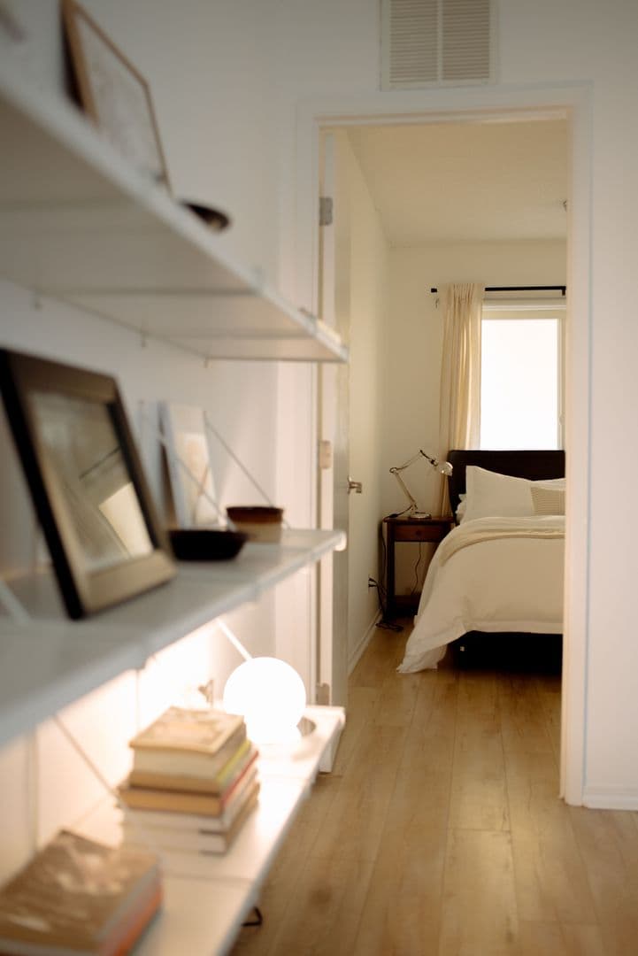 Los Angeles Apartment: 1825 N Cherokee Ave.