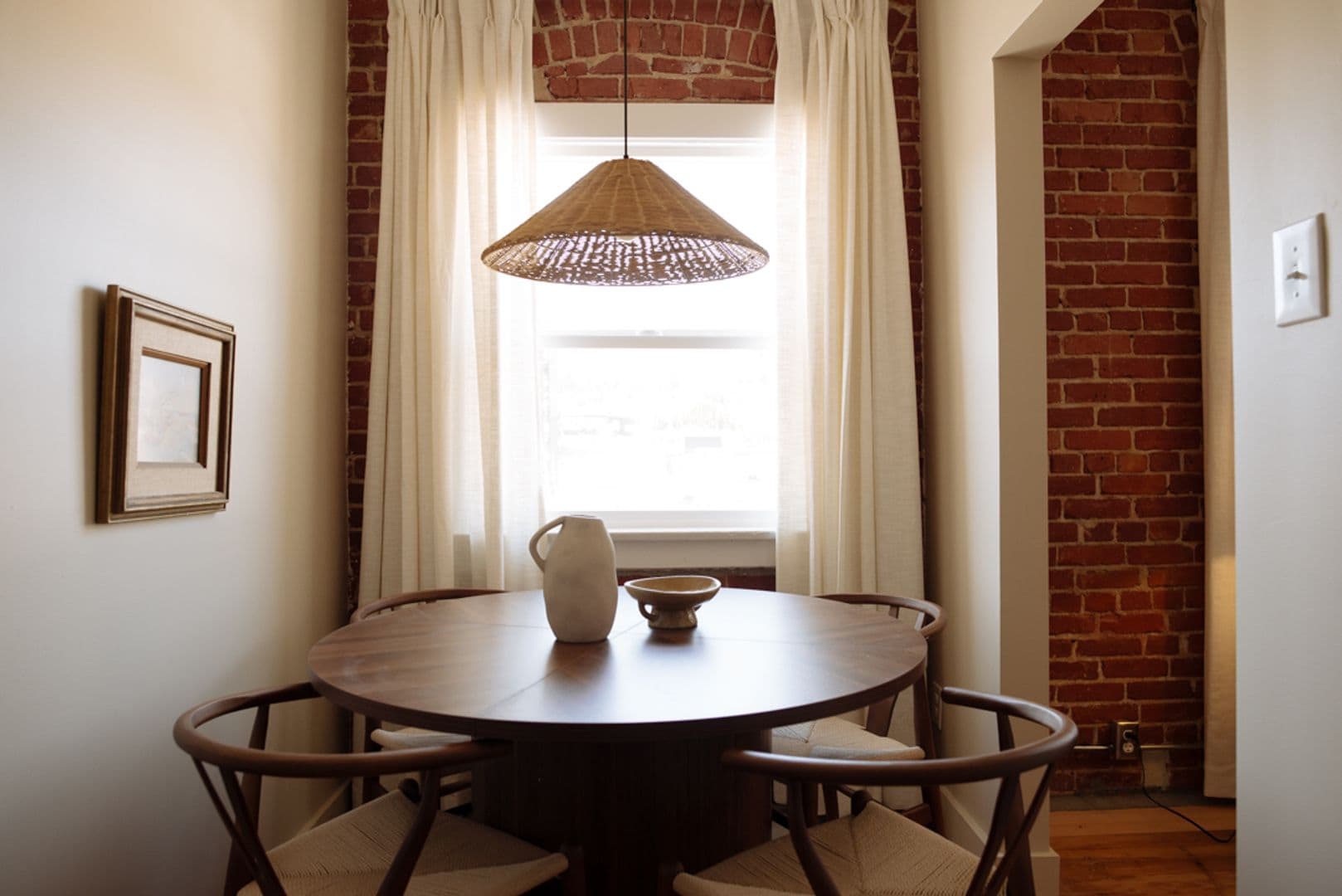 Los Angeles Apartment: 1825 N Cahuenga Blvd.