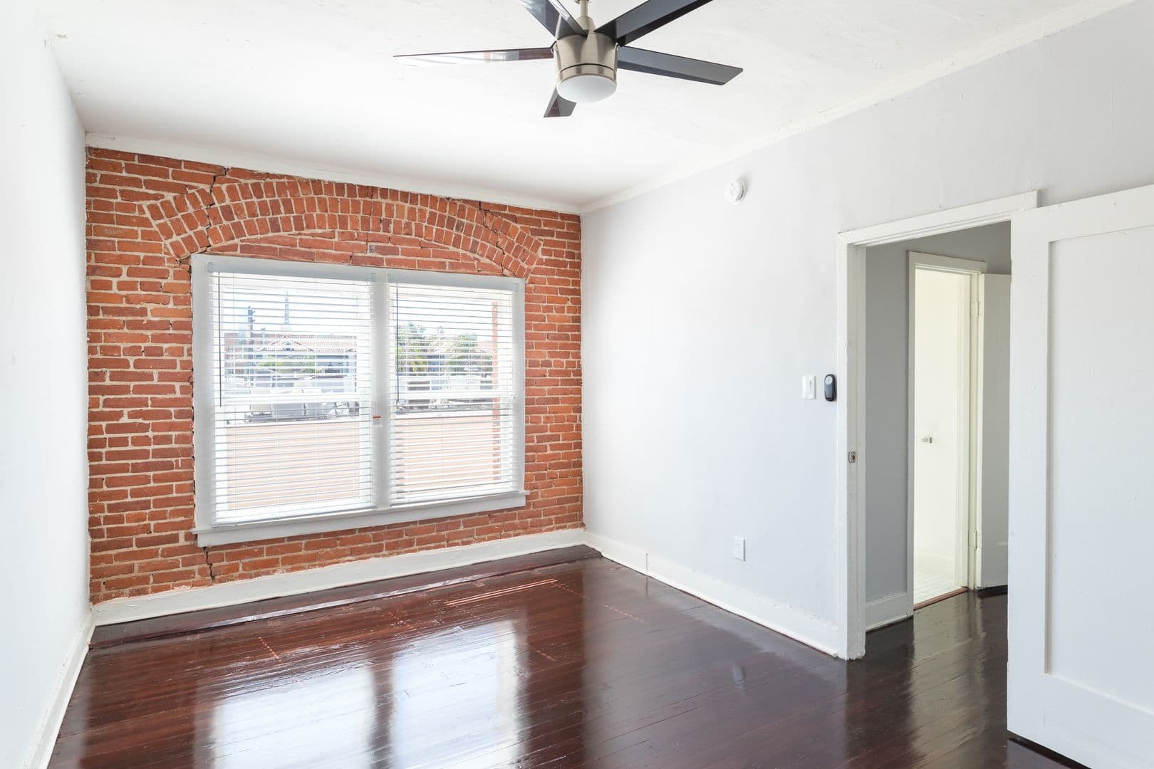 Los Angeles Apartment: 1825 N Cahuenga Blvd.
