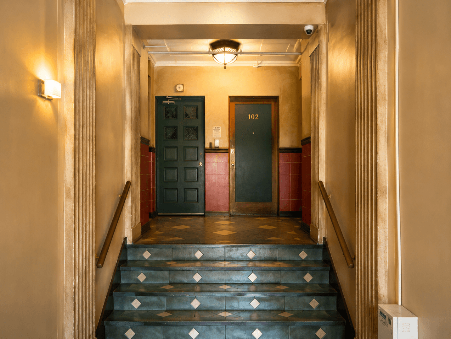 Los Angeles Apartment: 3748 W 9th St.