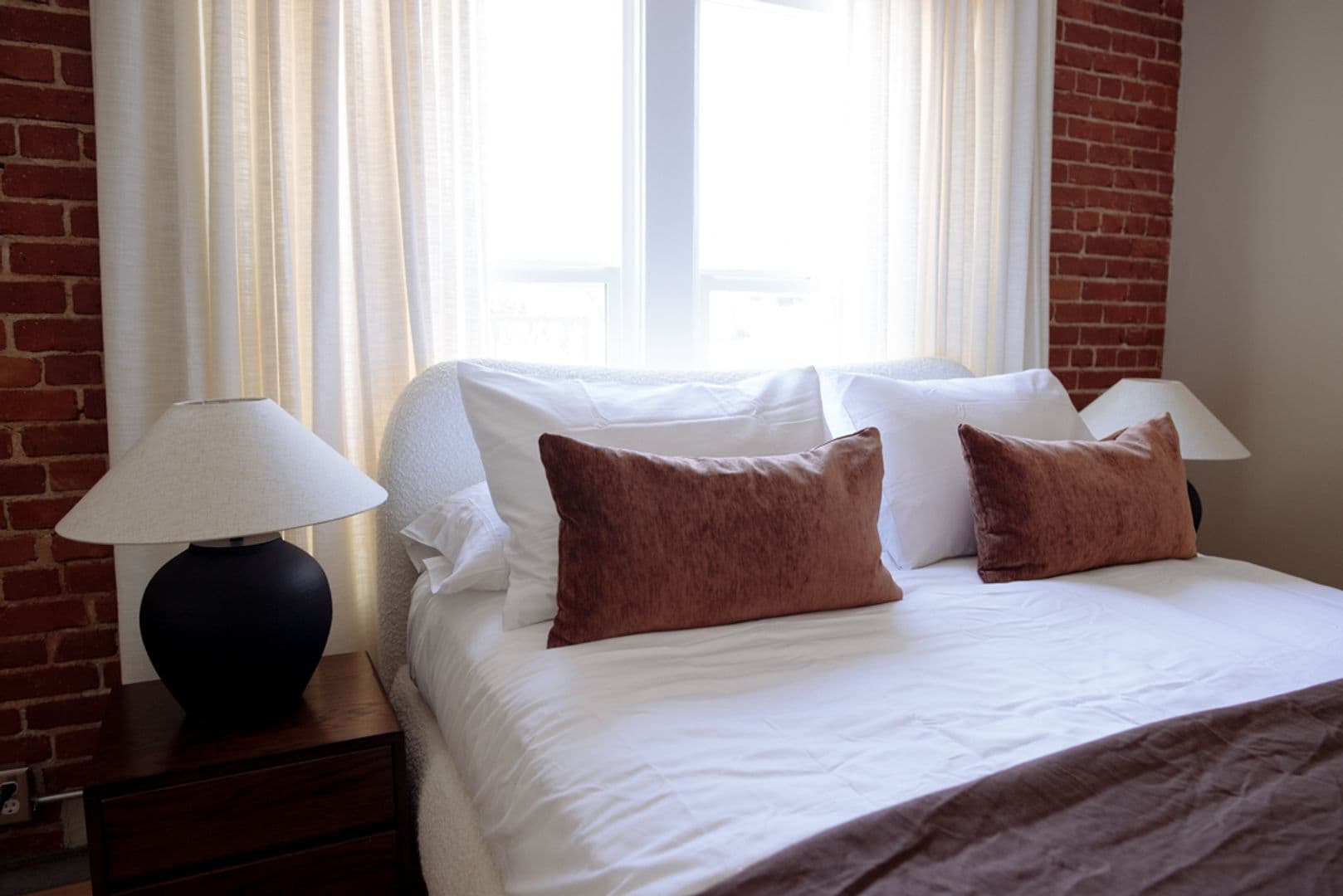 Los Angeles Apartment: 1825 N Cahuenga Blvd.