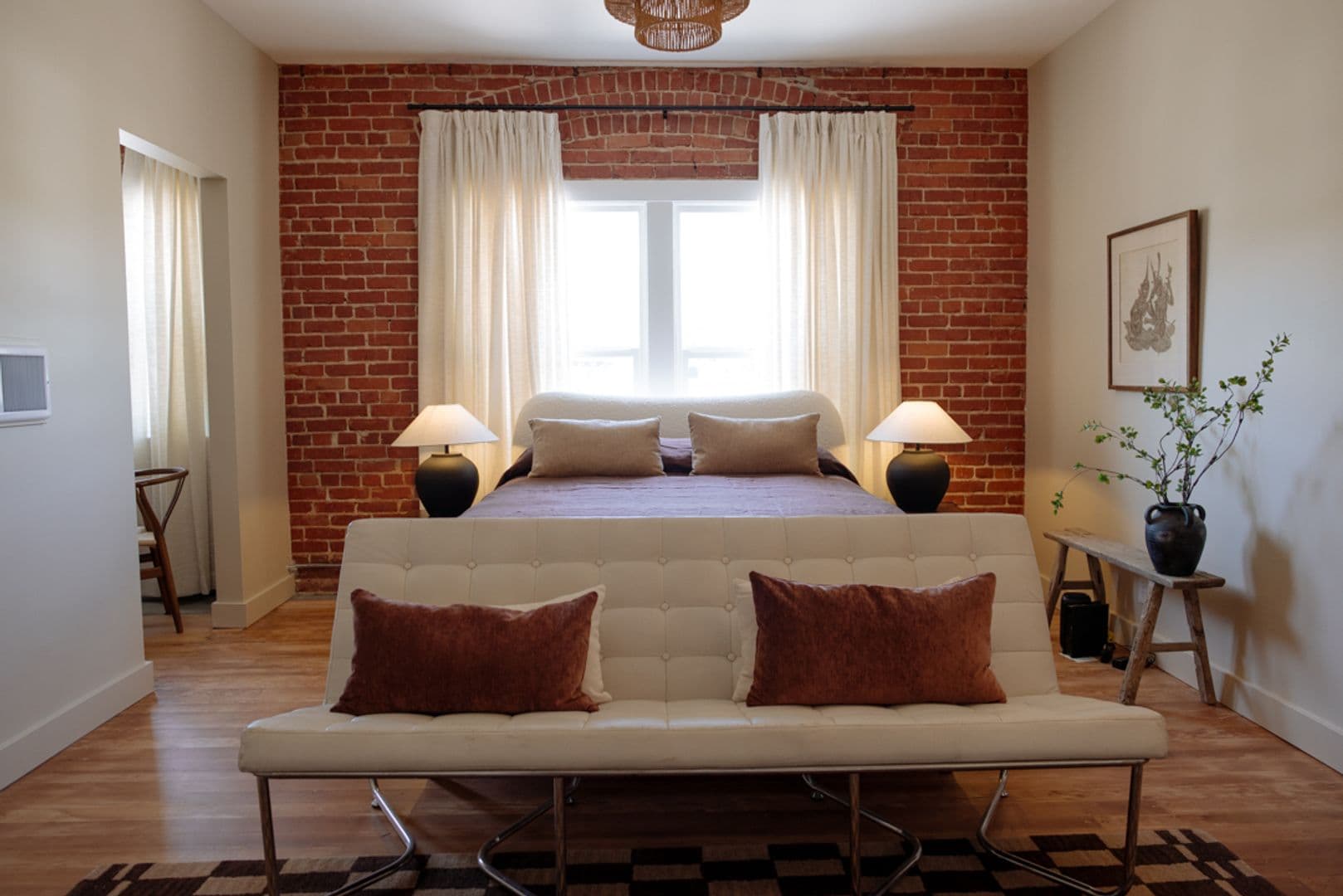 Los Angeles Apartment: 1825 N Cahuenga Blvd.