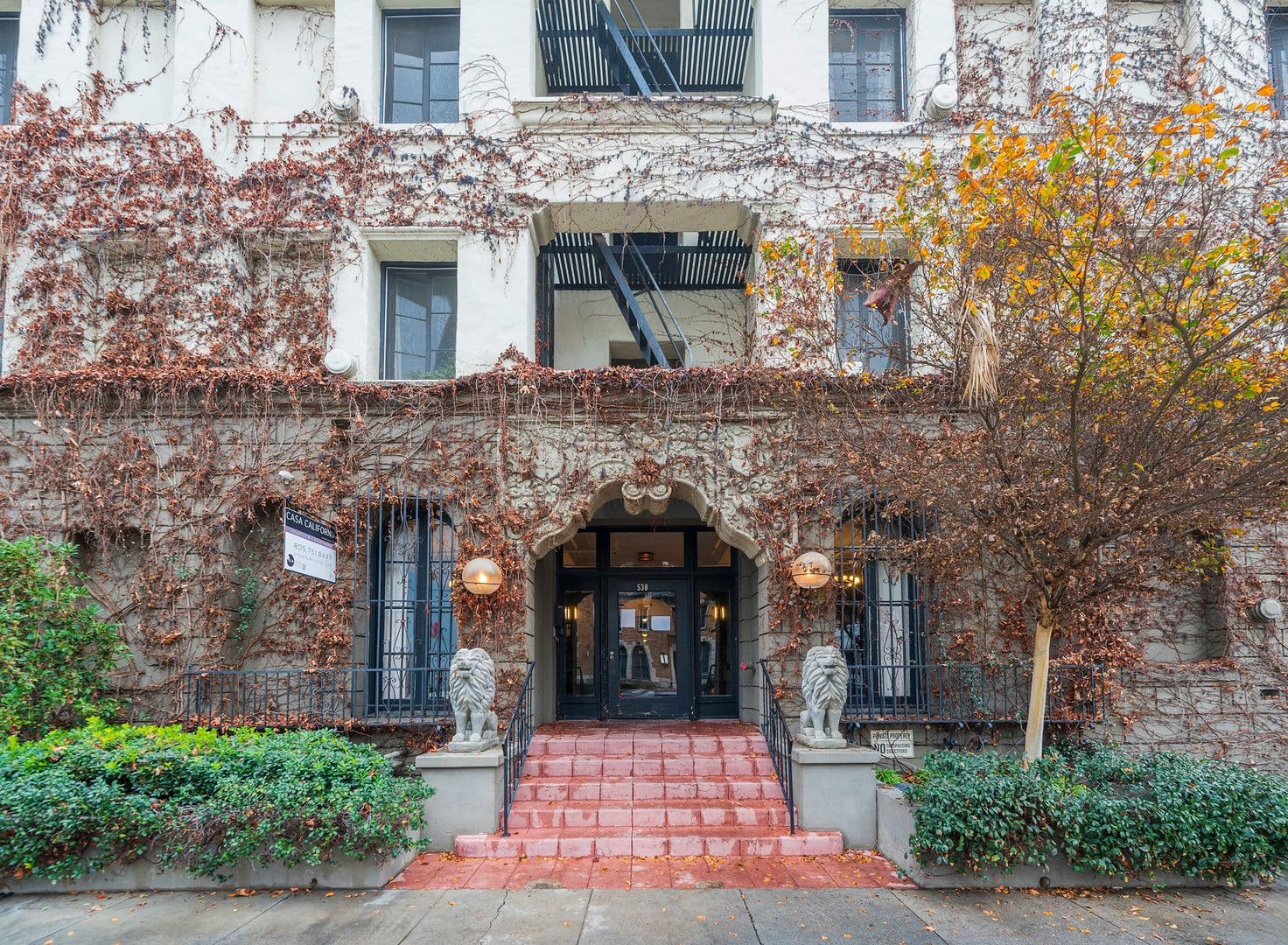 Los Angeles Apartment: 530 S Kenmore Ave.