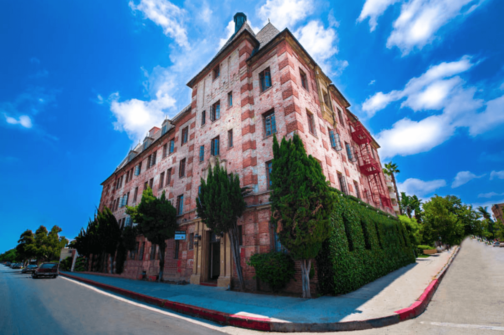 Los Angeles Apartment: 3748 W 9th St.