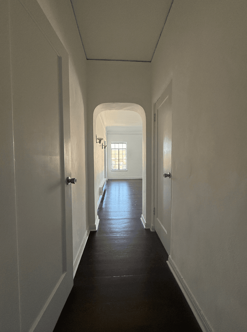 Los Angeles Apartment: 3748 W 9th St.
