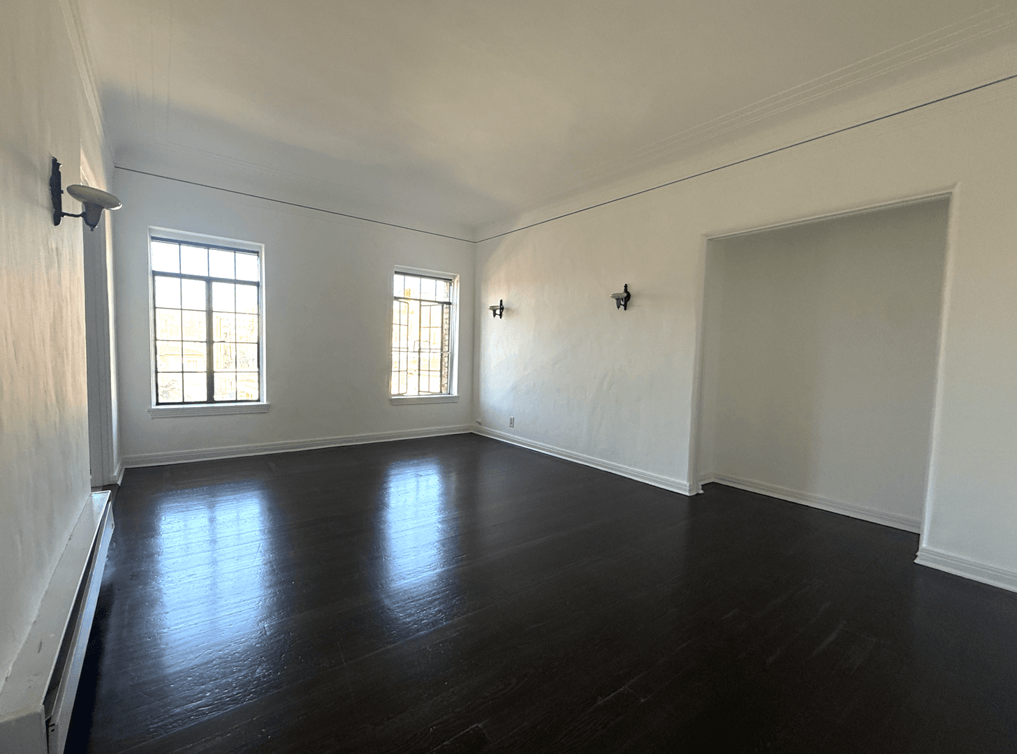 Los Angeles Apartment: 3748 W 9th St.