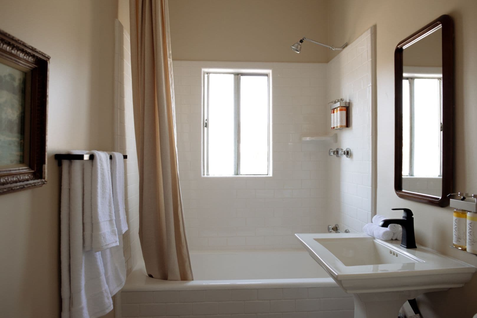 Los Angeles Apartment: 1825 N Cahuenga Blvd.