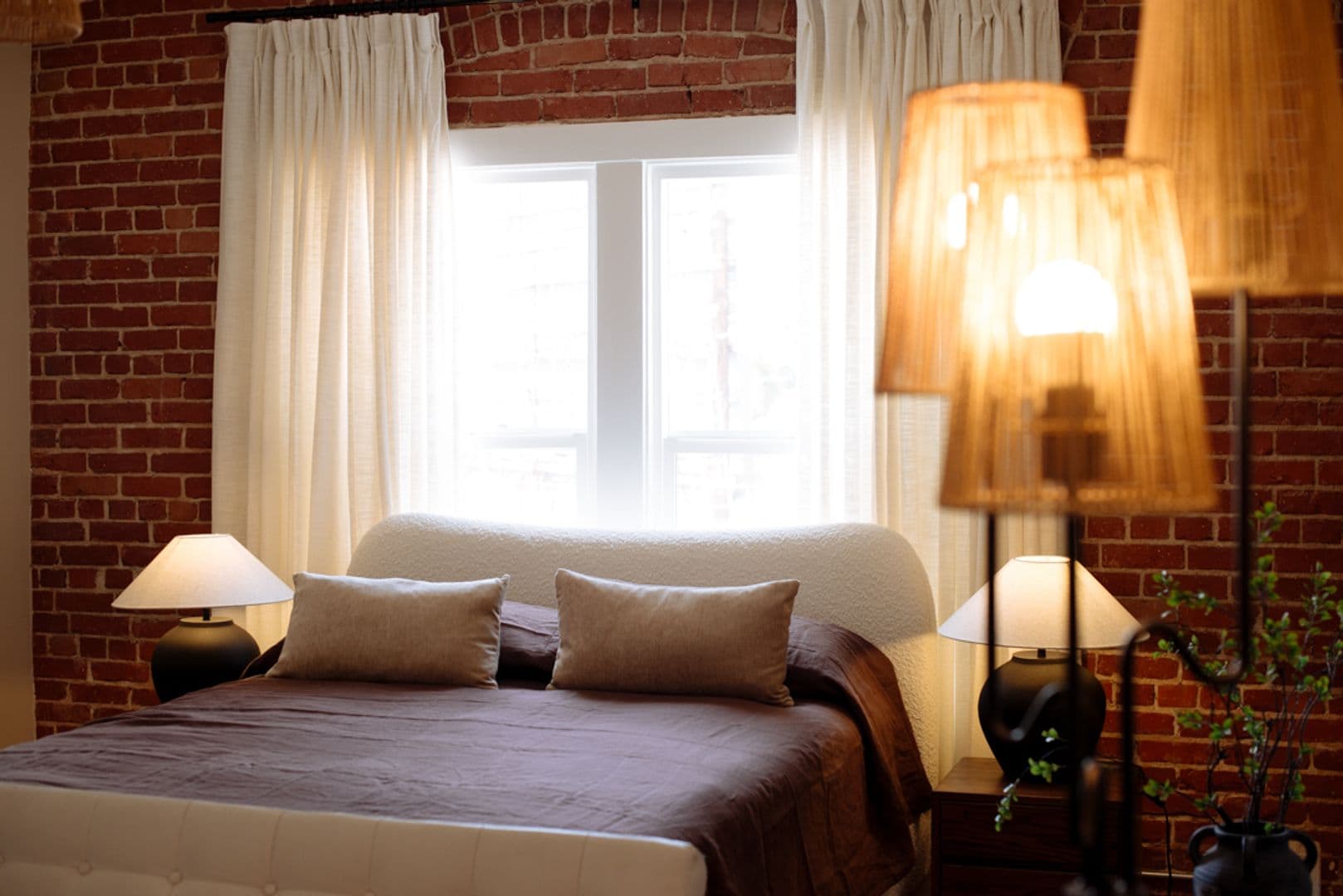 Los Angeles Apartment: 1825 N Cahuenga Blvd.