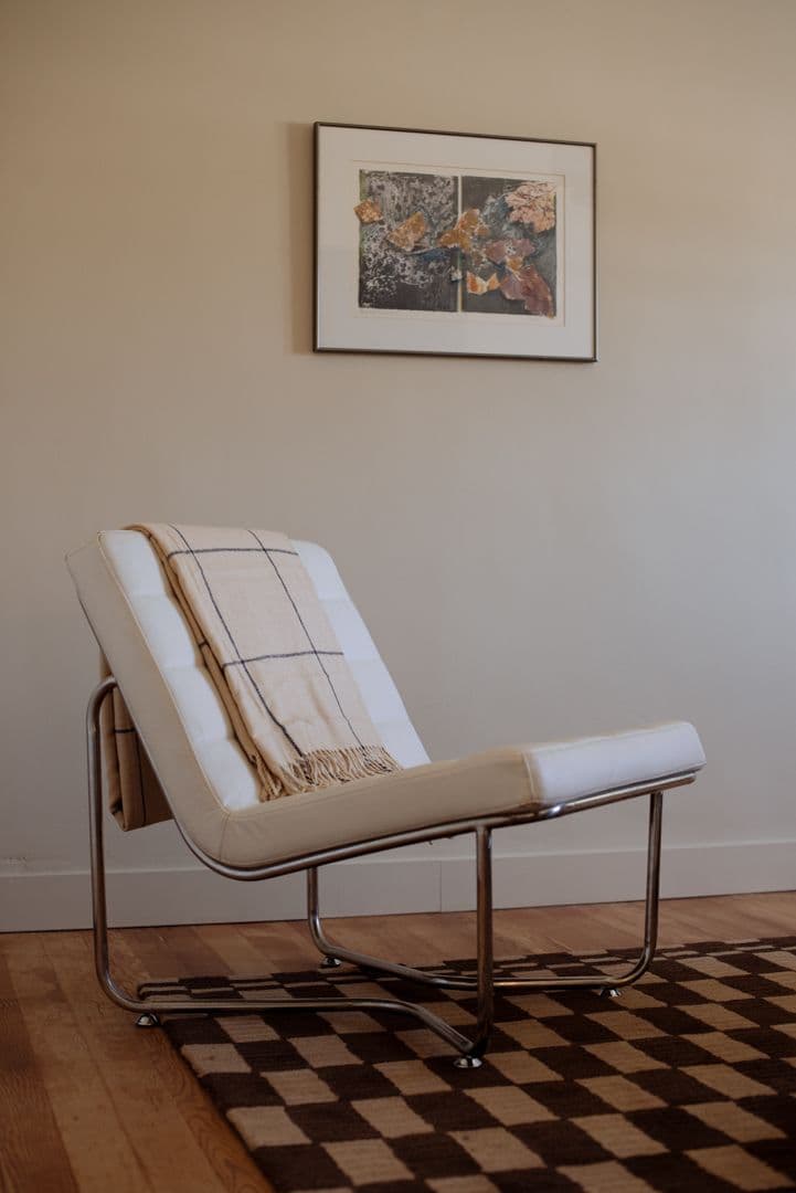 Los Angeles Apartment: 1825 N Cahuenga Blvd.