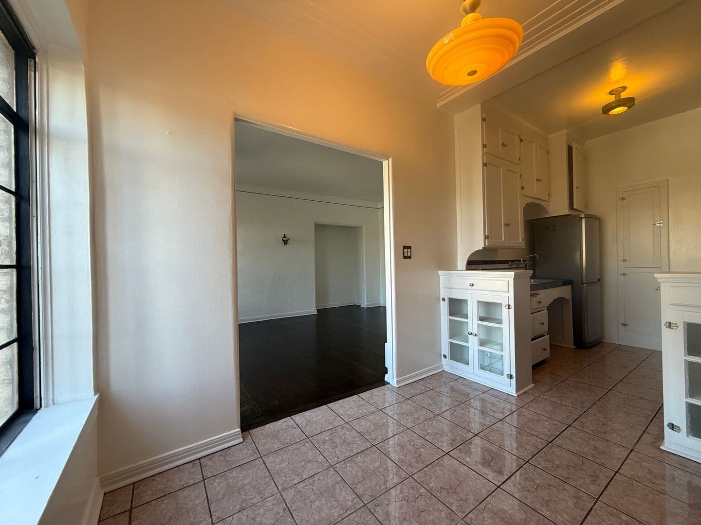 Los Angeles Apartment: 3748 W 9th St.