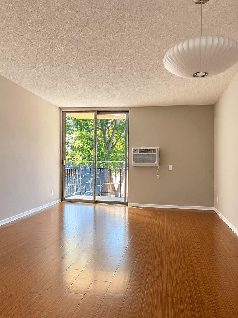 Los Angeles Apartment: 1825 N Cherokee Ave.