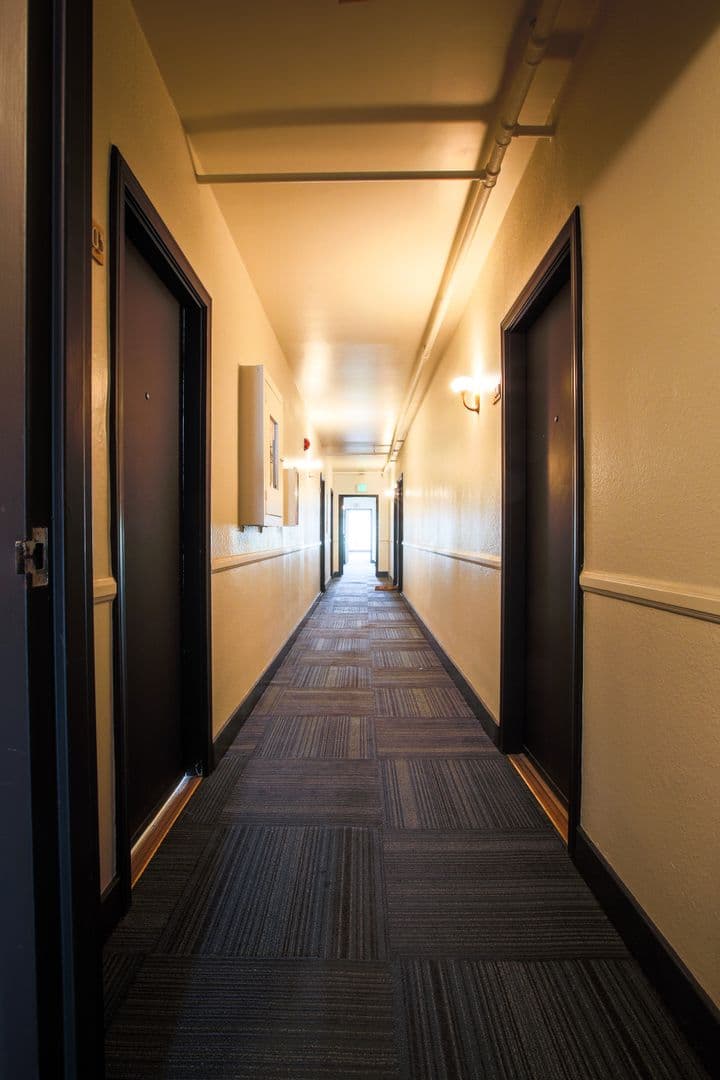 Los Angeles Apartment: 1975 N Beachwood Dr.