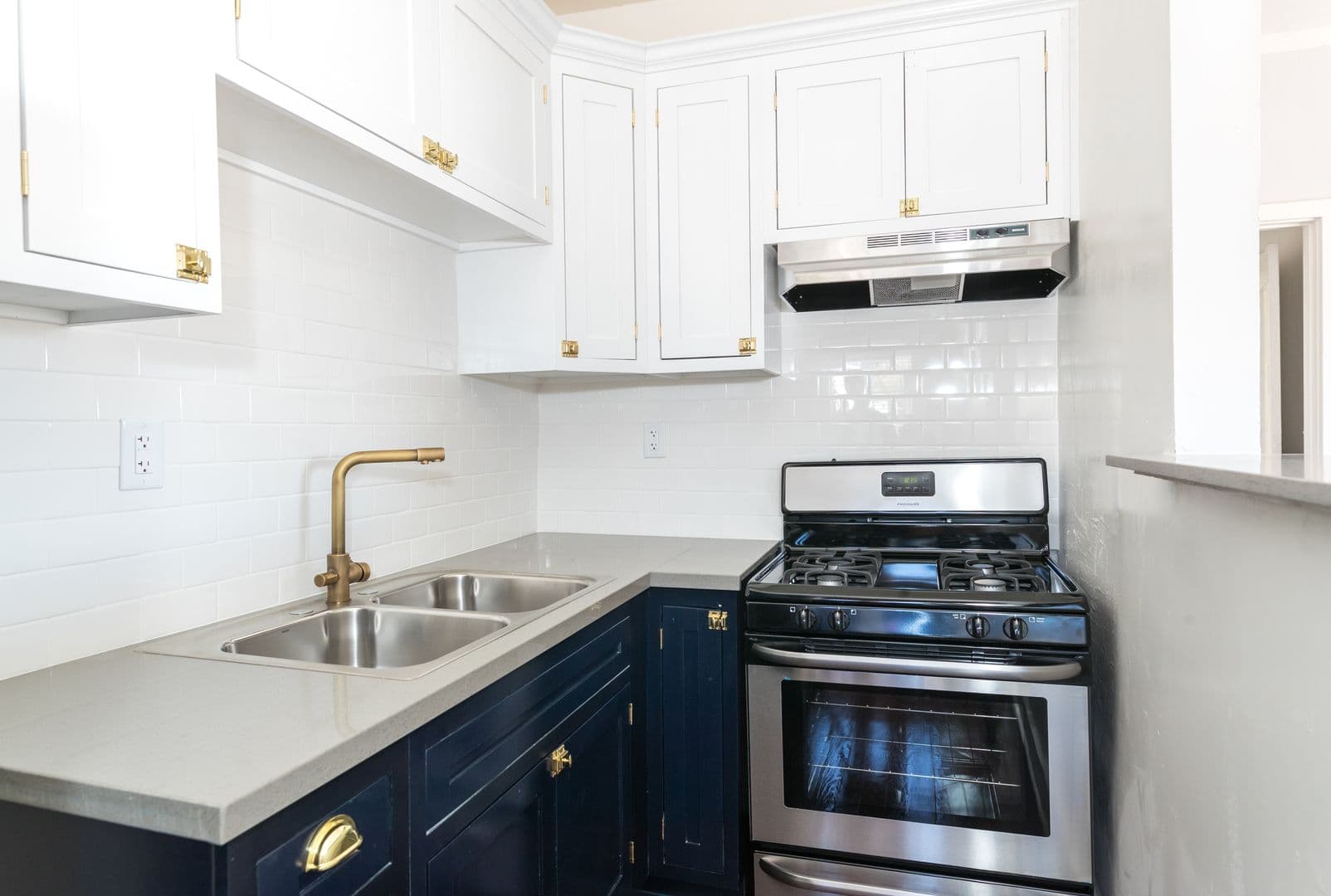 Los Angeles Apartment: 1825 N Cahuenga Blvd.