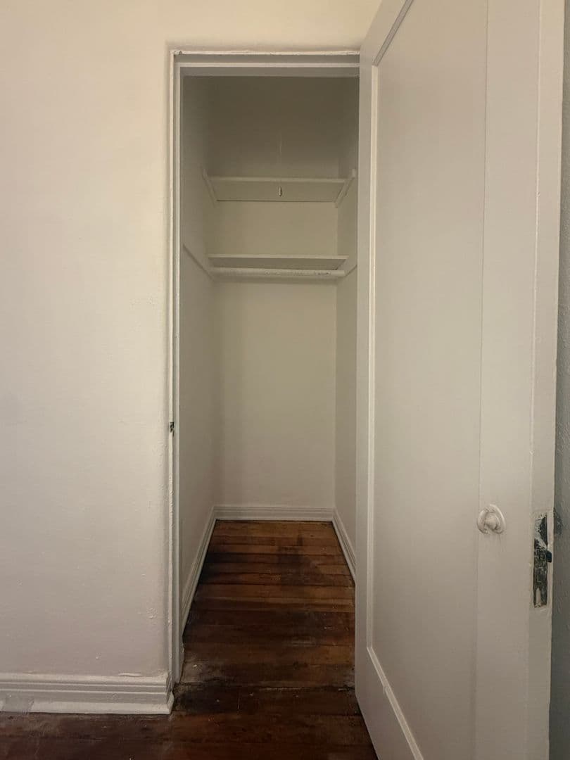 Los Angeles Apartment: 3748 W 9th St.