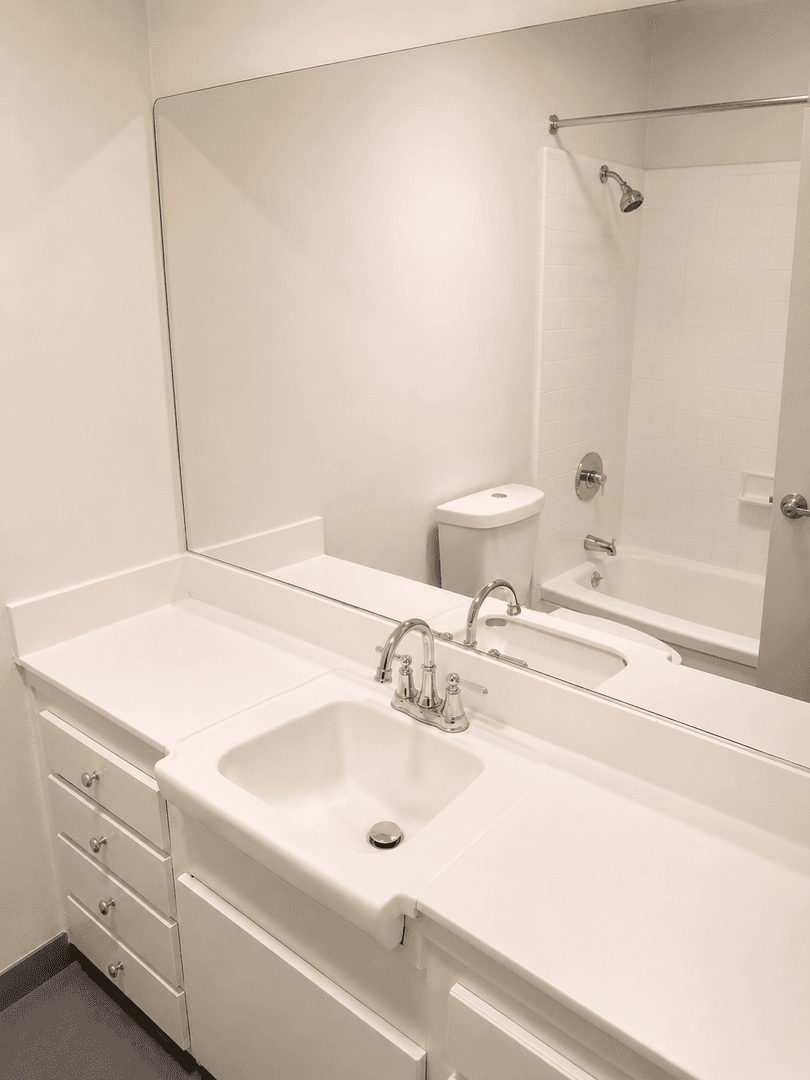 Los Angeles Apartment: 1825 N Cherokee Ave.