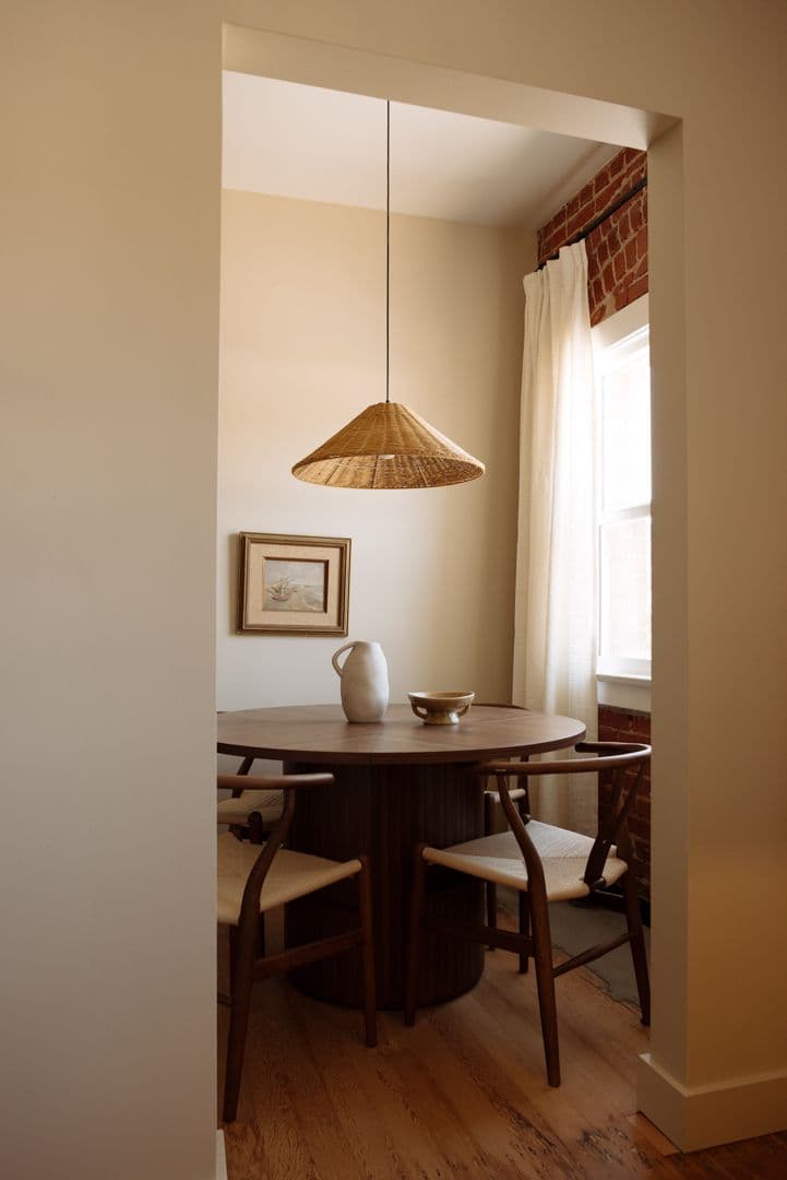 Los Angeles Apartment: 1825 N Cahuenga Blvd.