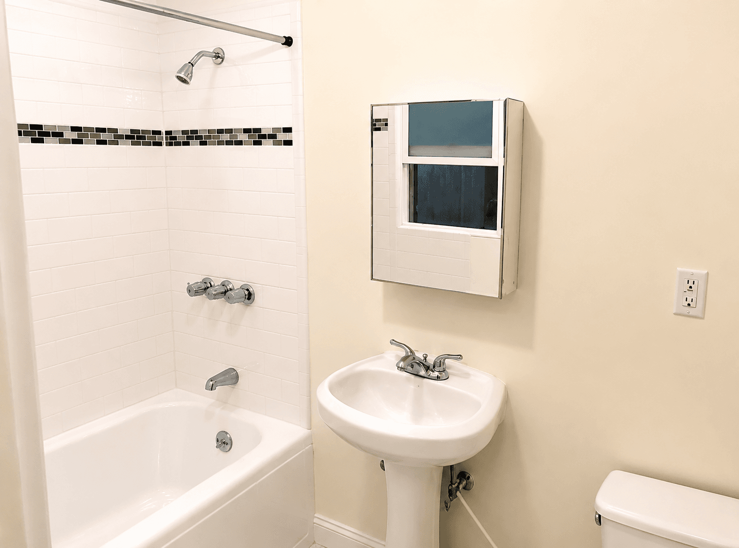 Los Angeles Apartment: 1825 N Cahuenga Blvd.