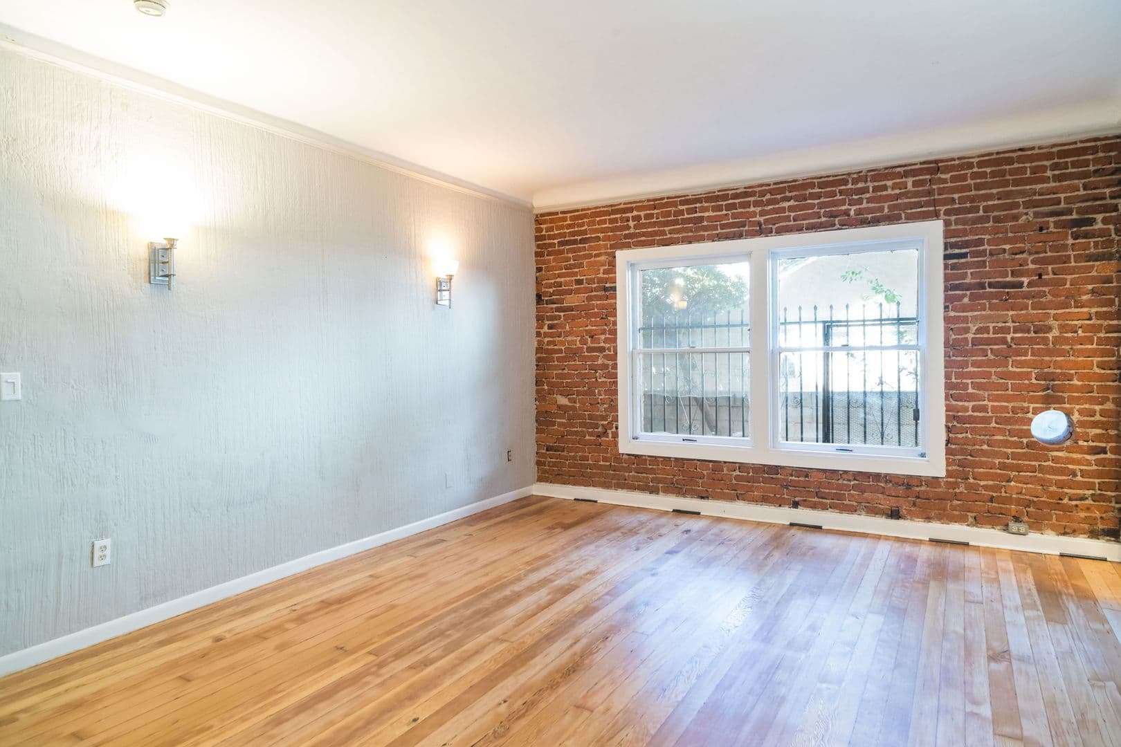 Los Angeles Apartment: 729 - 735 S St Andrews Pl