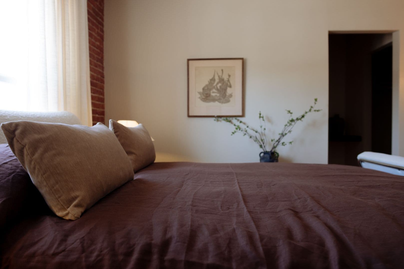 Los Angeles Apartment: 1825 N Cahuenga Blvd.