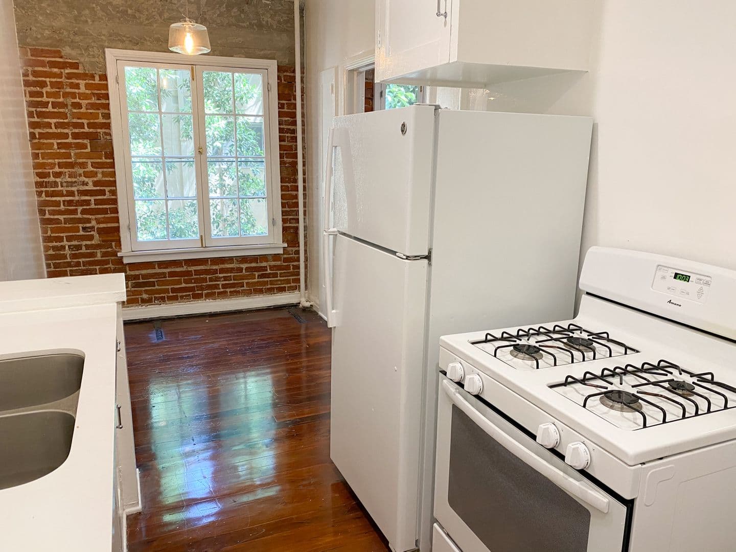 Los Angeles Apartment: 1759 Orchid Ave.