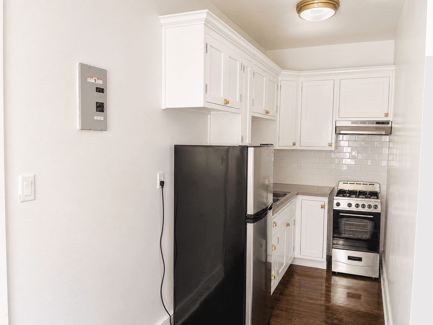 Los Angeles Apartment: 1825 N Cahuenga Blvd.