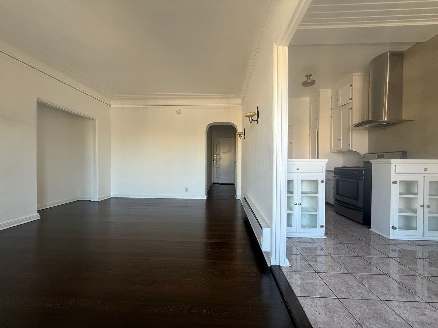 Los Angeles Apartment: 3748 W 9th St.