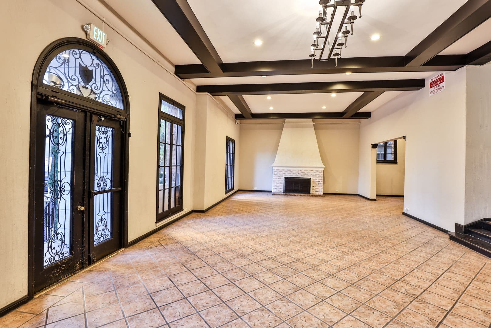 Los Angeles Apartment: 1759 Orchid Ave.