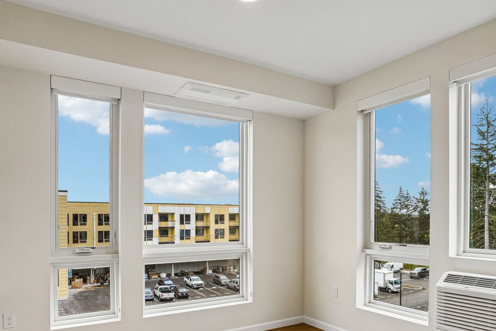 Lacey Apartment: 2463 Hogum Bay Rd NE