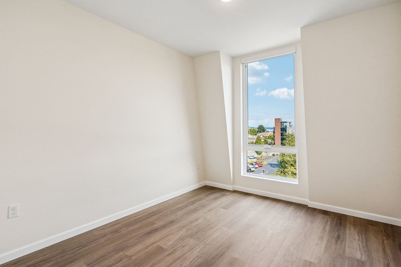 Olympia Apartment: 401 Union Ave SE