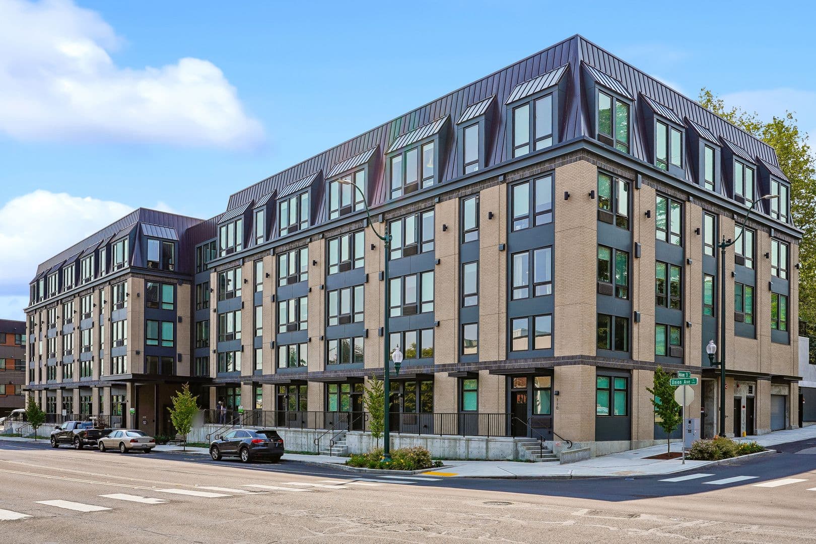 Olympia Apartment: 401 Union Ave SE